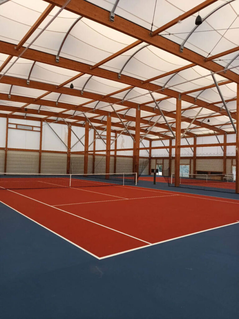 Un complexe tennis innovant à Entressen avec contrôle d’accès Fit Arena