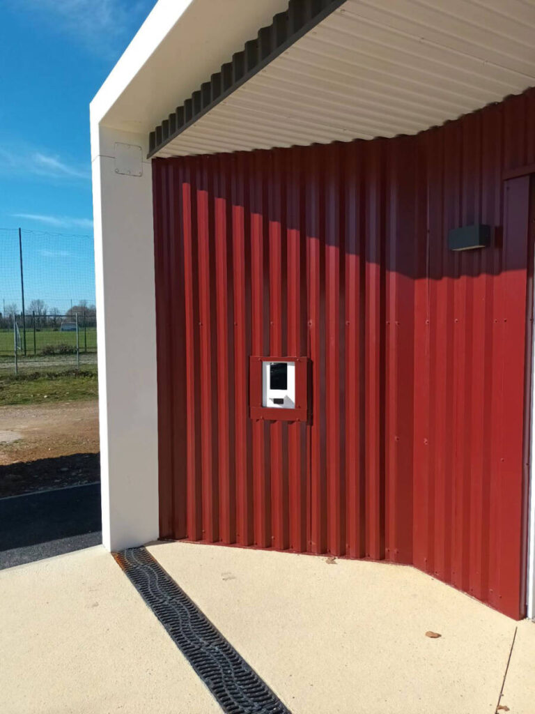 Un complexe tennis innovant à Entressen avec contrôle d’accès Fit Arena