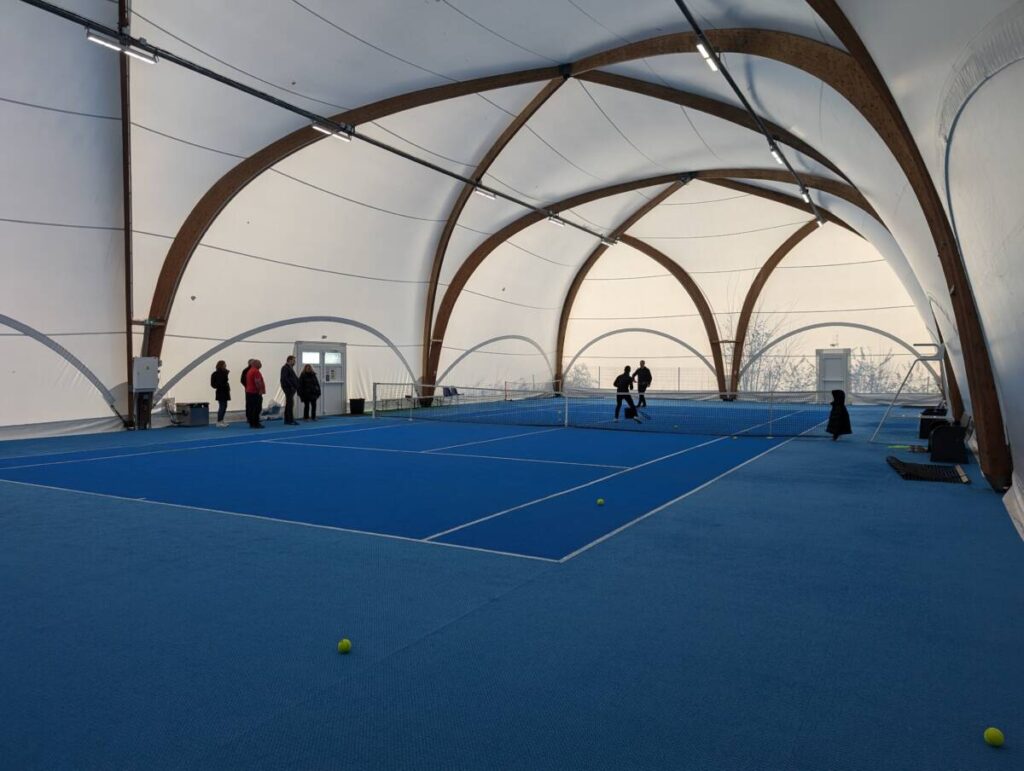 Réentoile structure sportive : l'exemple de la halle de tennis de Saint Max